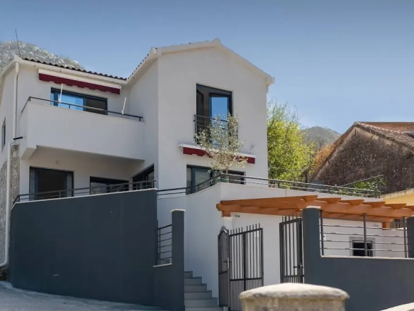Kuća 125 m² – Škaljari, Kotor — fotografija 5