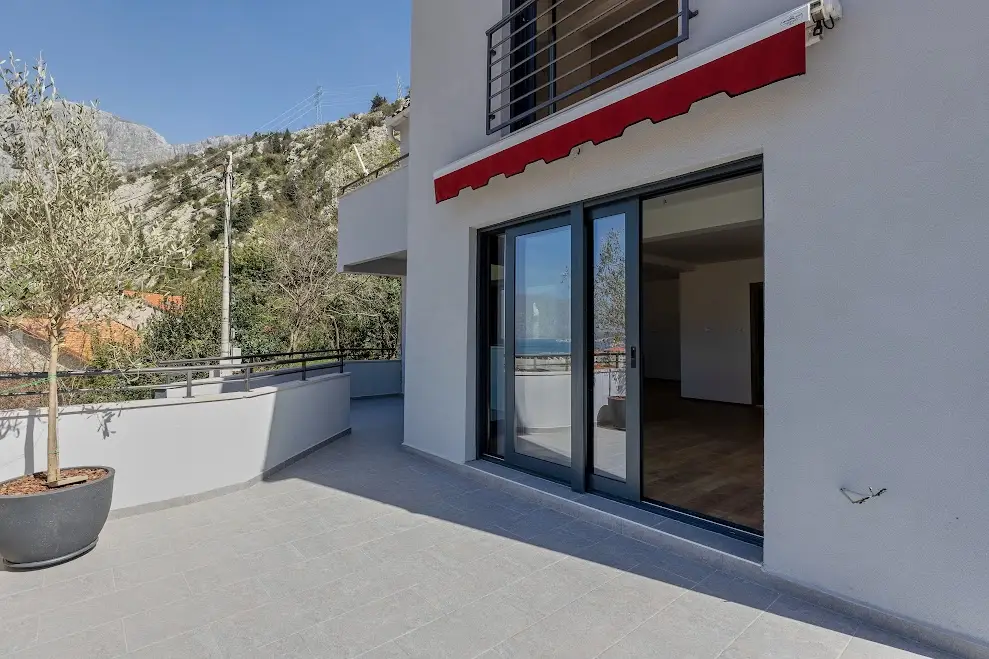 Kuca-sa-pogledom-na-more-i-Stari-grad-Kotor-7 Kuća 125 m² – Škaljari, Kotor — fotografija 8