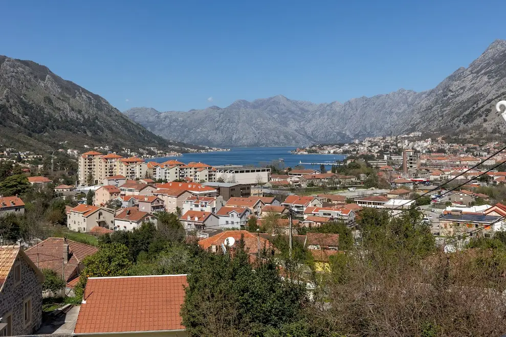 Kuca-sa-pogledom-na-more-i-Stari-grad-Kotor-8 Kuća 125 m² – Škaljari, Kotor — fotografija 9
