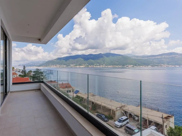 Kuća 200 m² – Krašići, Tivat — fotografija 3