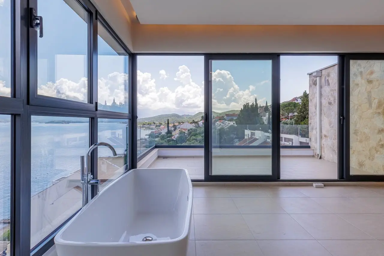 Kuca-sa-bazenom-u-Krasicima-Tivat-3 Kuća 200 m² – Krašići, Tivat — fotografija 4
