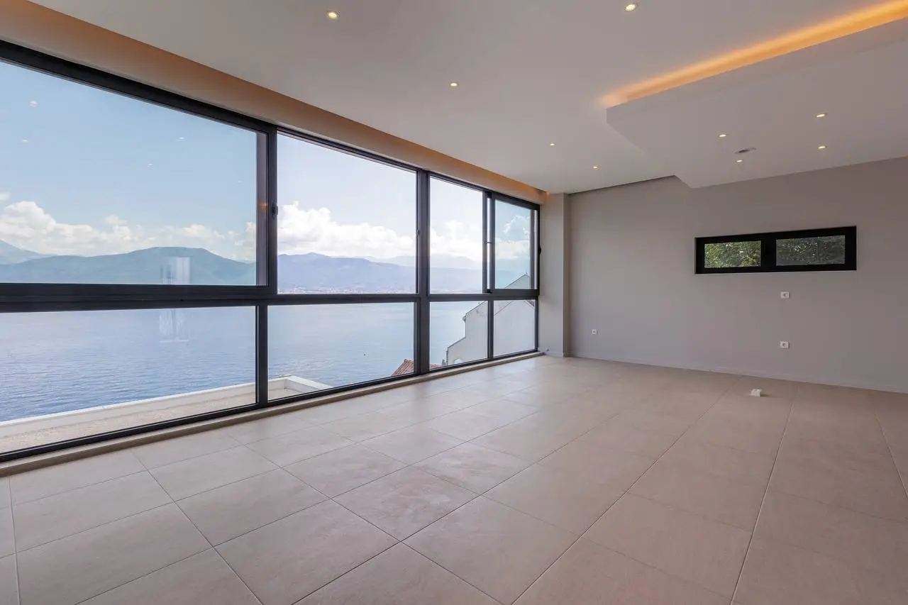 Kuca-sa-bazenom-u-Krasicima-Tivat-4 Kuća 200 m² – Krašići, Tivat — fotografija 5