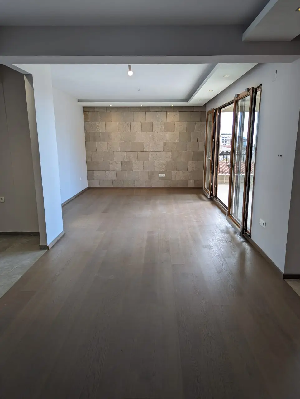 Dvosoban-penthouse-sa-terasom-i-garazom-u-Budvi-6 Dvosoban stan 140 m² – Budva — fotografija 7