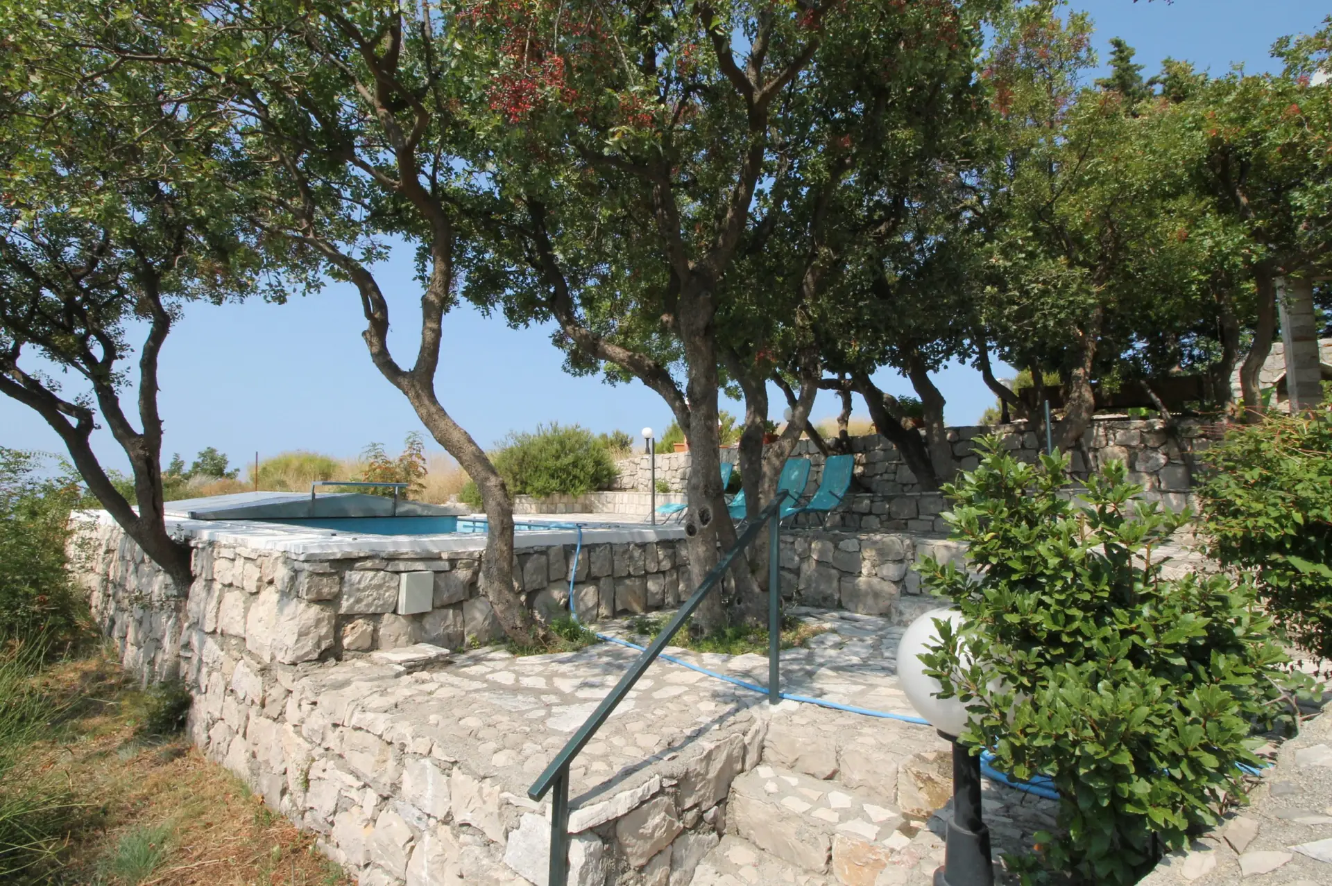 Kamena-kuca-sa-bazenom-u-Rezevicima-Budva-3 Kuća 210 m² – Reževići, Budva — fotografija 4