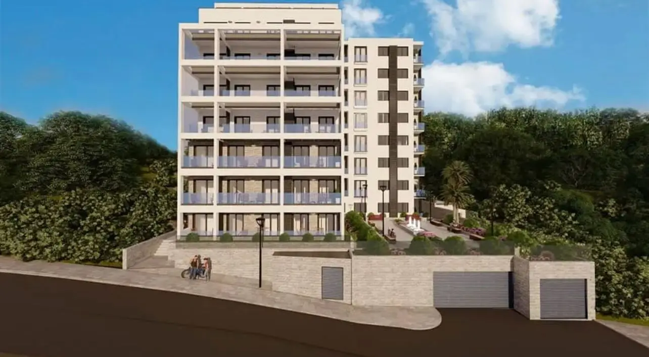 Urbanizovan-plac-u-Becicima-Budva-1 Plac – Bečići, Budva — fotografija 2