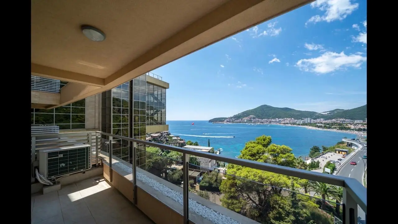 Izdavanje: Trosoban stan 150 m² – Bečići, Budva — fotografija 3
