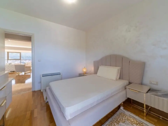 Izdavanje: Trosoban stan 150 m² – Bečići, Budva — fotografija 5