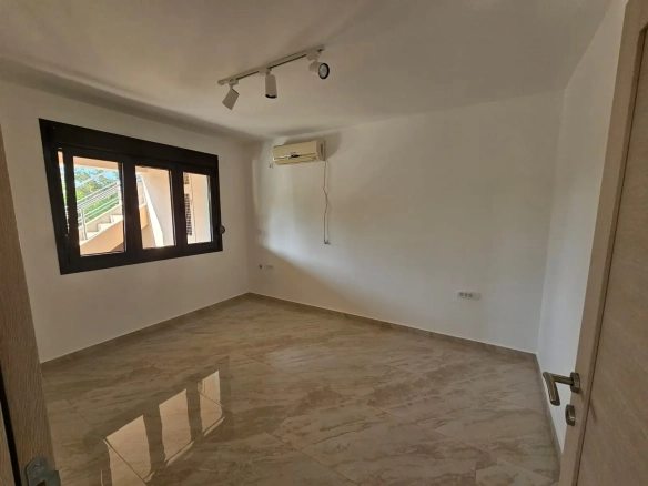 Izdavanje: Kuća 180 m² – Podgorica — fotografija 4