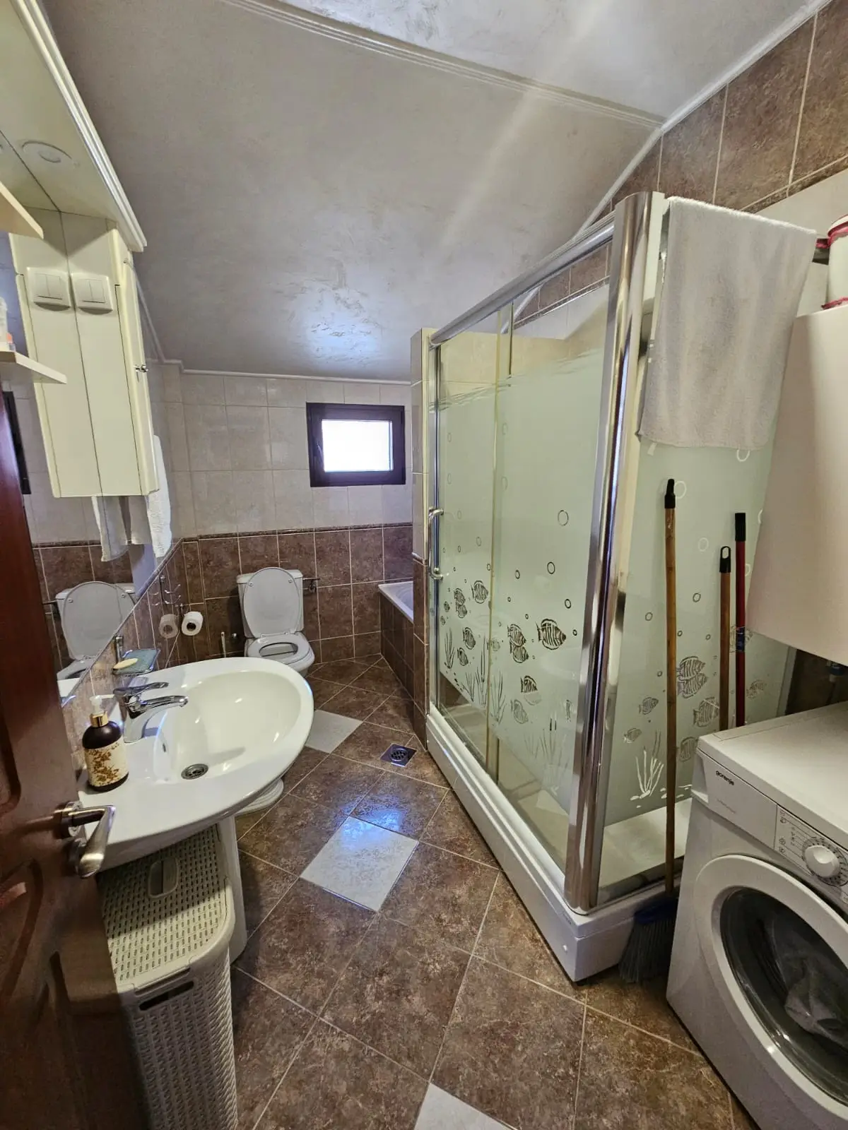 Kuca-sa-poslovnim-prostorom-Podgorica-8 Izdavanje: Kuća 180 m² – Podgorica — fotografija 9