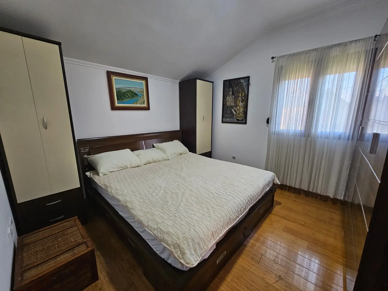 Kuca-sa-poslovnim-prostorom-Podgorica-9 Izdavanje: Kuća 180 m² – Podgorica — fotografija 10