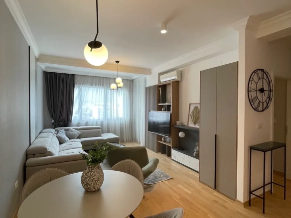Izdavanje: Jednosoban stan 47 m² – Centar, Budva — fotografija 2