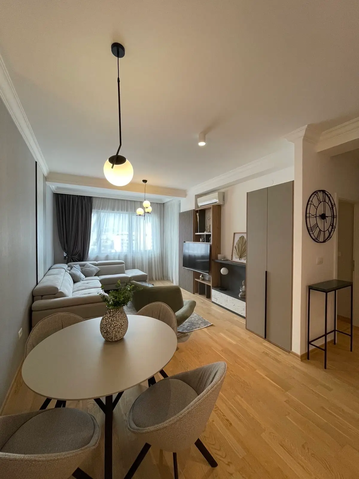 Jednosoban-stan-u-centru-Budve-1 Izdavanje: Jednosoban stan 47 m² – Centar, Budva — fotografija 2
