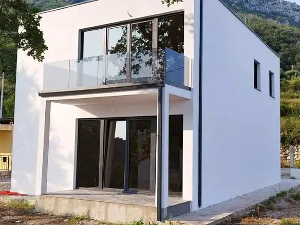 Kuća sa pogledom na more u Šušnju