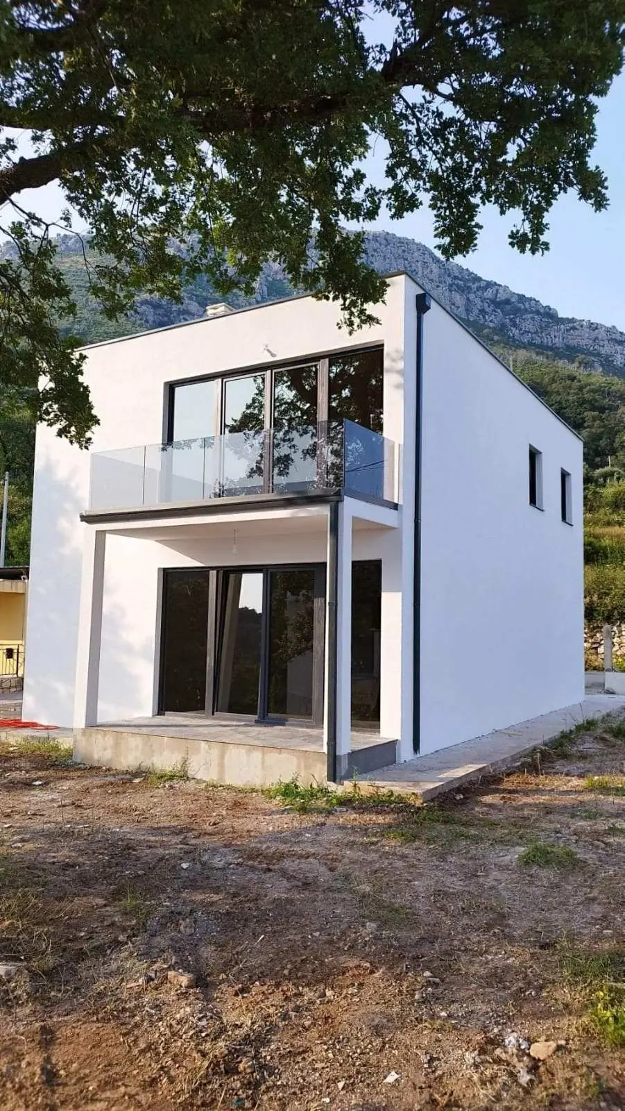 Kuca-sa-pogledom-na-more-u-Susnju-Bar Kuća sa pogledom na more u Šušnju