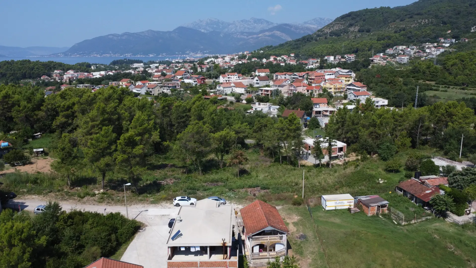 Urbanizovan-plac-sa-pogledom-na-more-Tivat-1 Plac – Tivat — fotografija 2