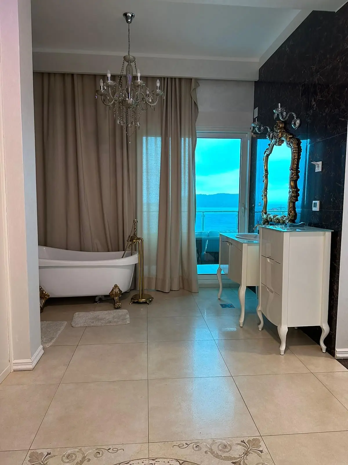 Trosoban stan 200 m² – Bečići, Budva — fotografija 3