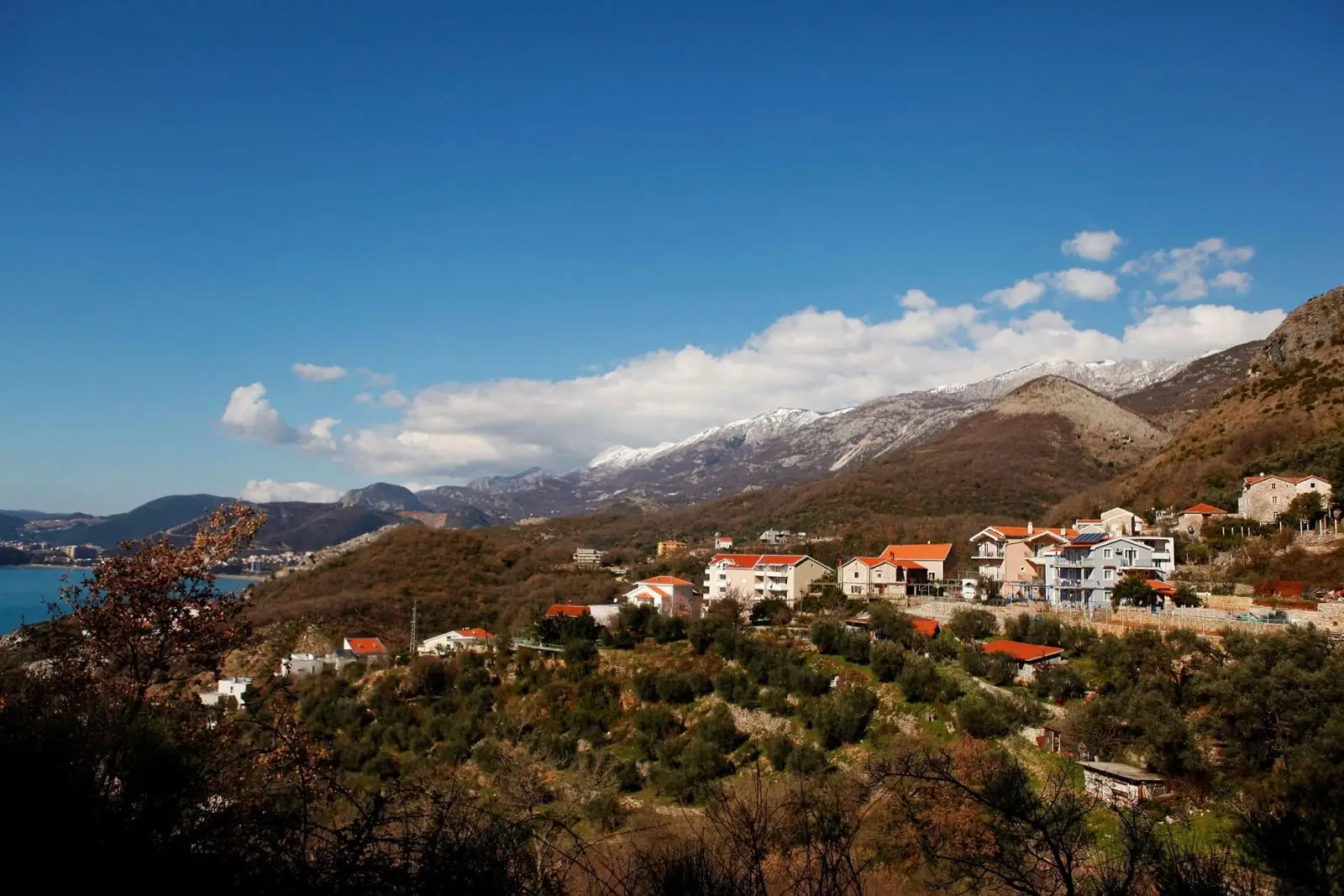 Urbanizovan-plac-u-Prznu-Budva-sa-pogledom-na-more-1 Plac – Pržno, Budva — fotografija 2