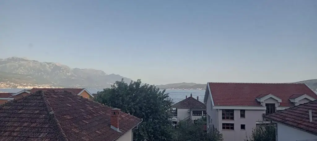 Kuća na tri nivoa u Bijeloj