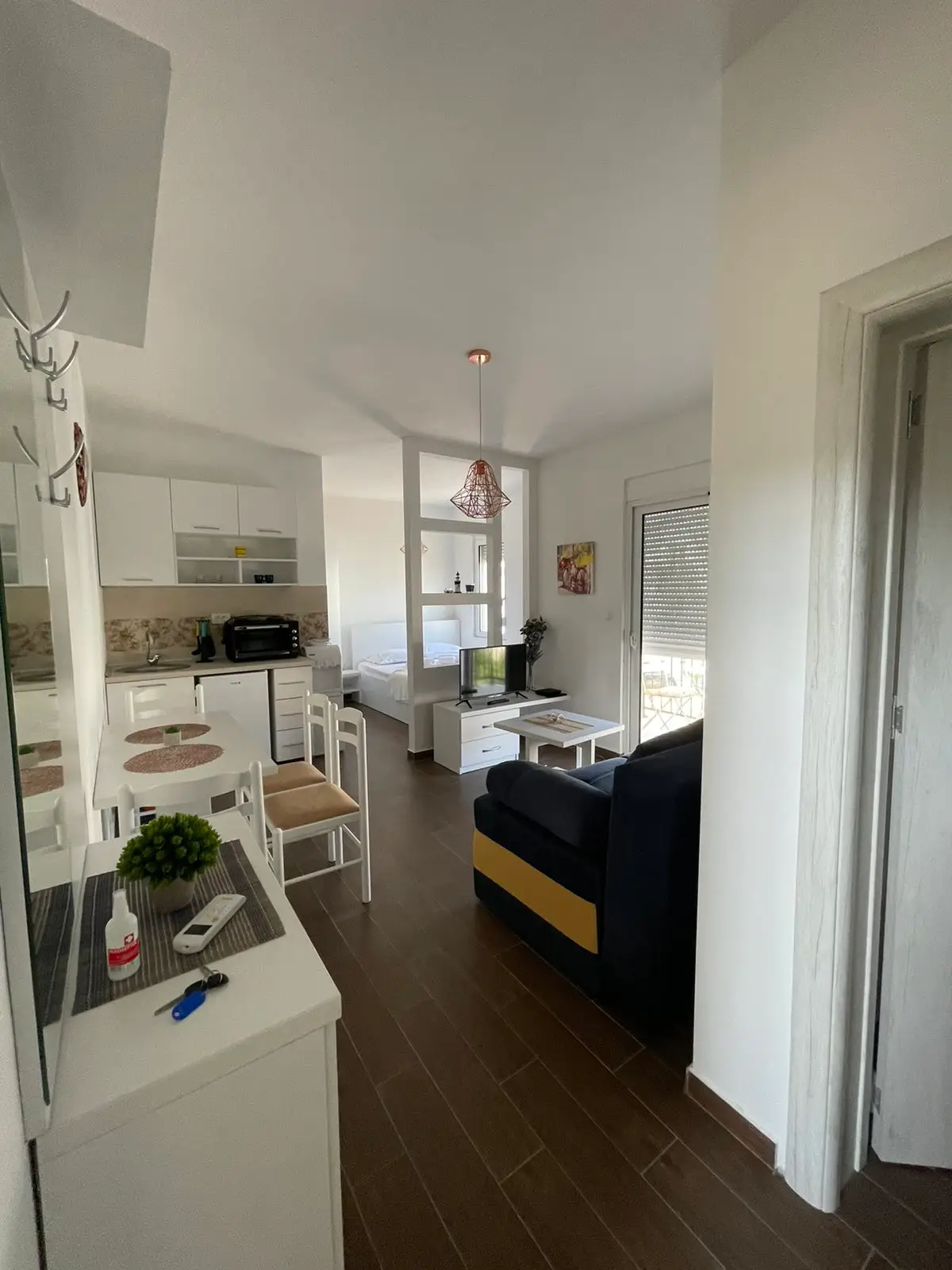 Apartmanski-objekat-blizu-Hladne-uvale-Bar-1 Hotel 400 m² – Utjeha, Bar — fotografija 2