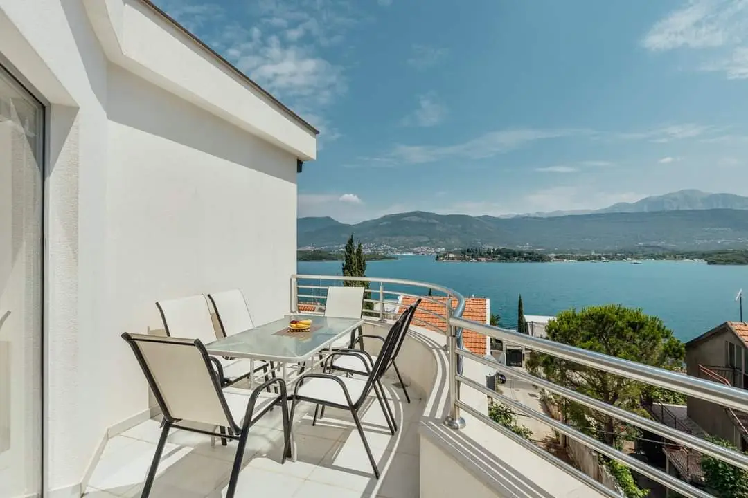 Dvosoban stan 64 m² – Tivat — fotografija 4