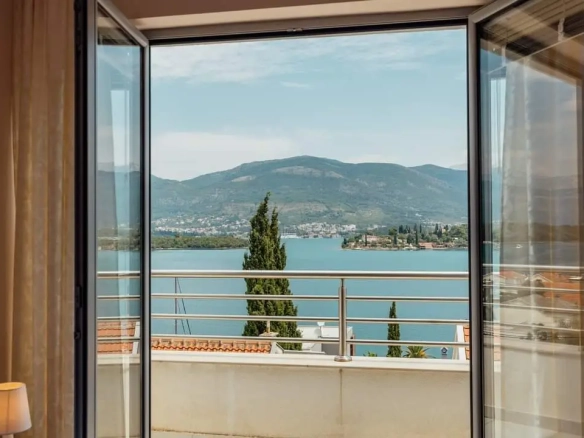 Dvosoban stan 64 m² – Tivat — fotografija 5