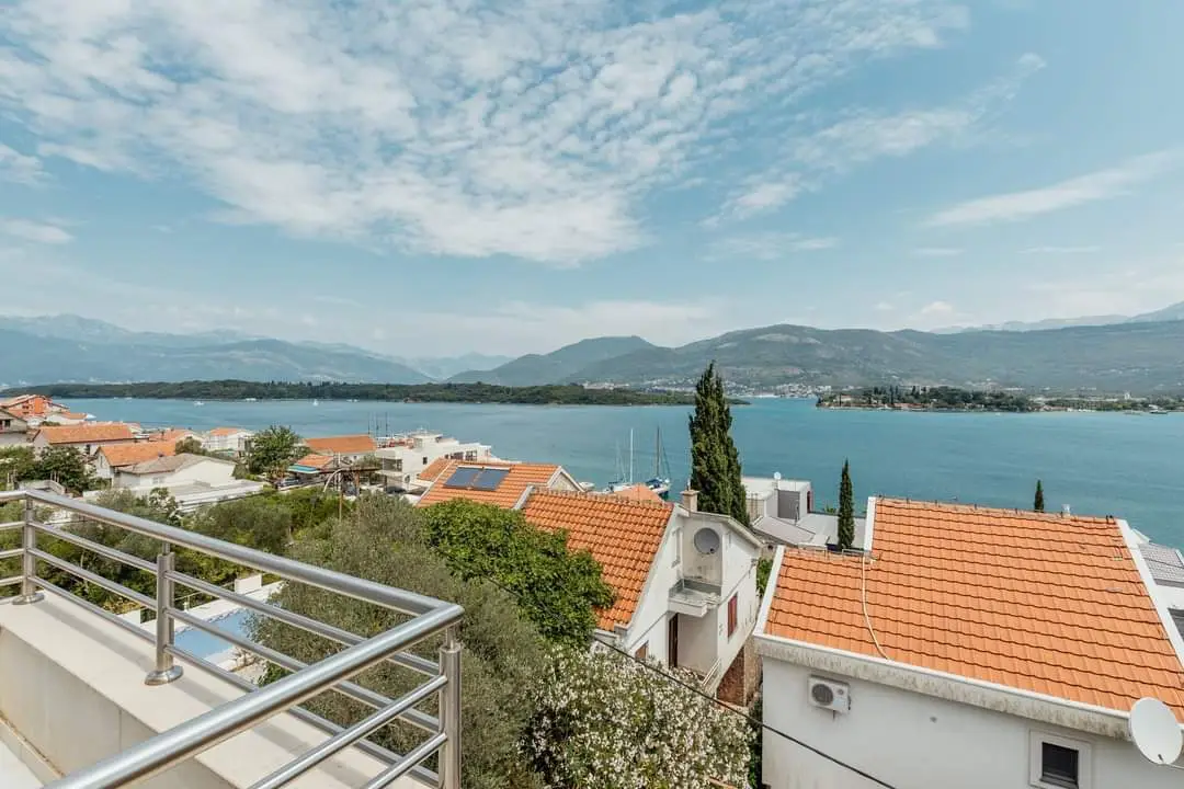 Dvosoban stan 64 m² – Tivat — fotografija 8