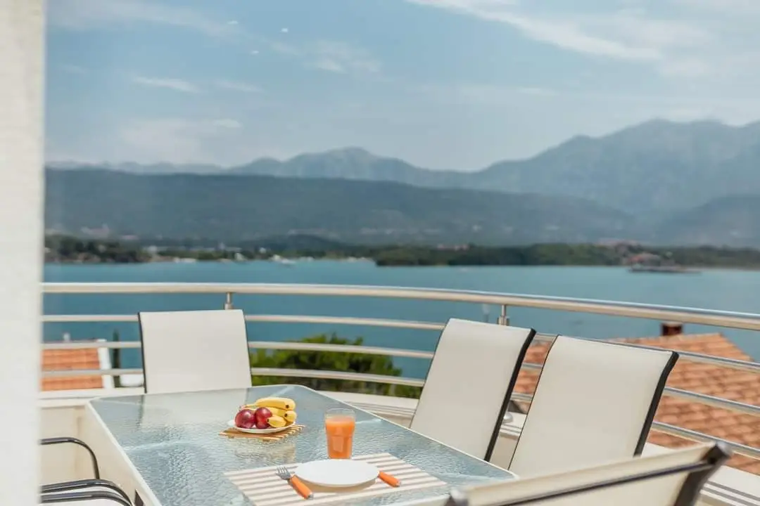 Dvosoban stan 64 m² – Tivat — fotografija 10