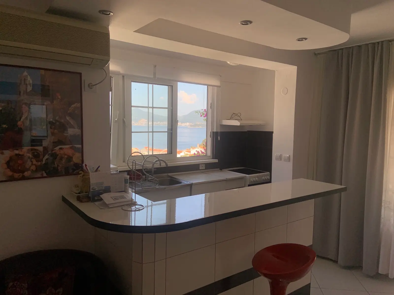 Trosoban-stan-sa-pogledom-na-more-Sveti-Stefan-Budva-2 Trosoban stan 85 m² – Sveti Stefan, Budva — fotografija 3