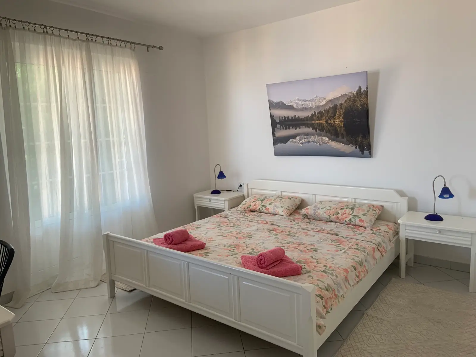 Trosoban-stan-sa-pogledom-na-more-Sveti-Stefan-Budva-4 Trosoban stan 85 m² – Sveti Stefan, Budva — fotografija 5