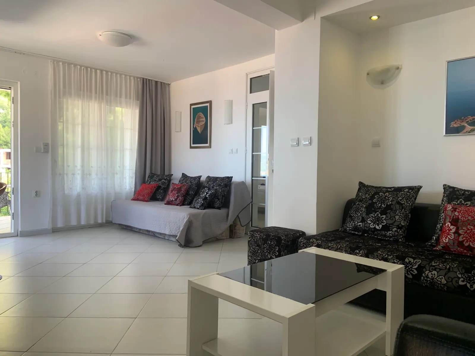Trosoban-stan-sa-pogledom-na-more-Sveti-Stefan-Budva-5 Trosoban stan 85 m² – Sveti Stefan, Budva — fotografija 6