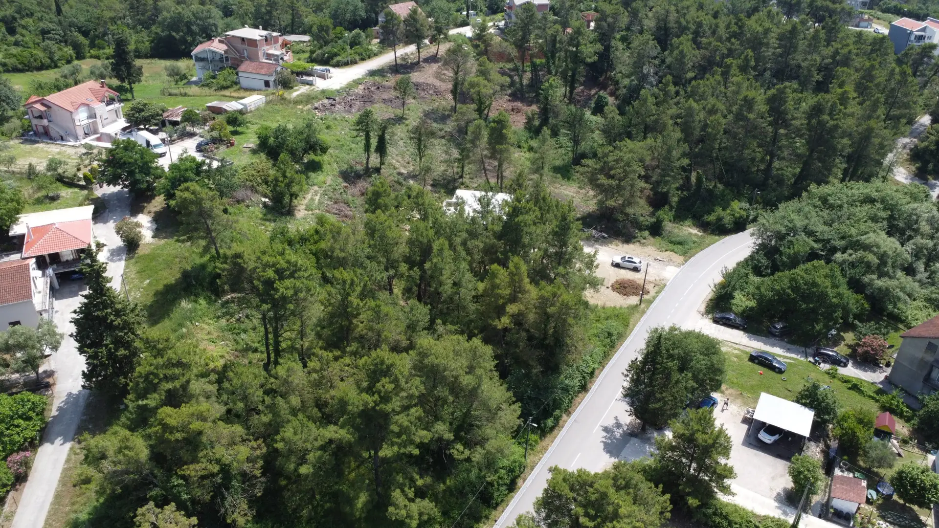 Urbanizovan-plac-za-izgradnju-stambene-zgrade-u-Tivtu-2 Plac – Tivat — fotografija 3