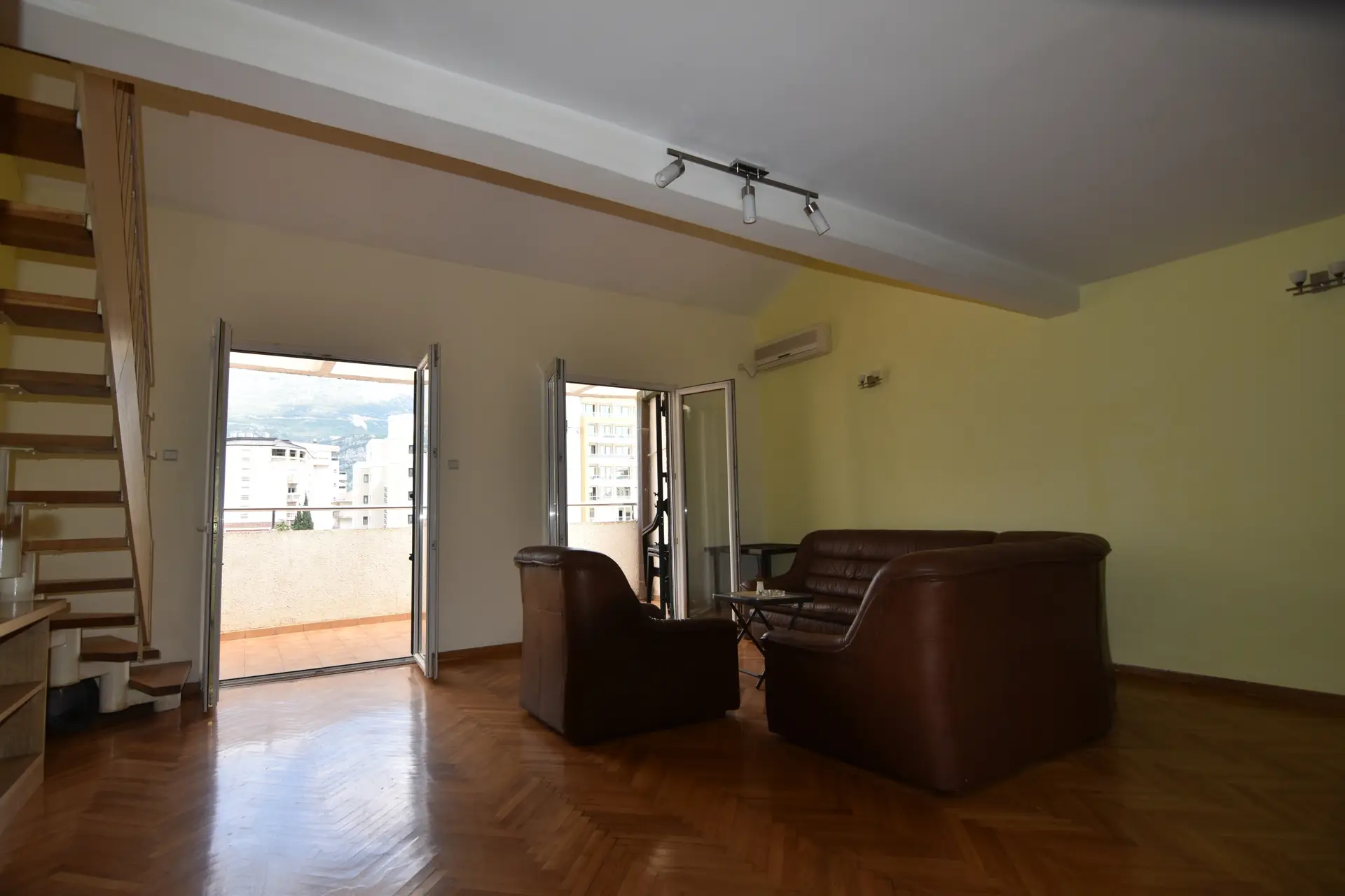 Dvosoban-dupleks-stan-u-centru-Budve-2 Dvosoban stan 81 m² – Budva — fotografija 3