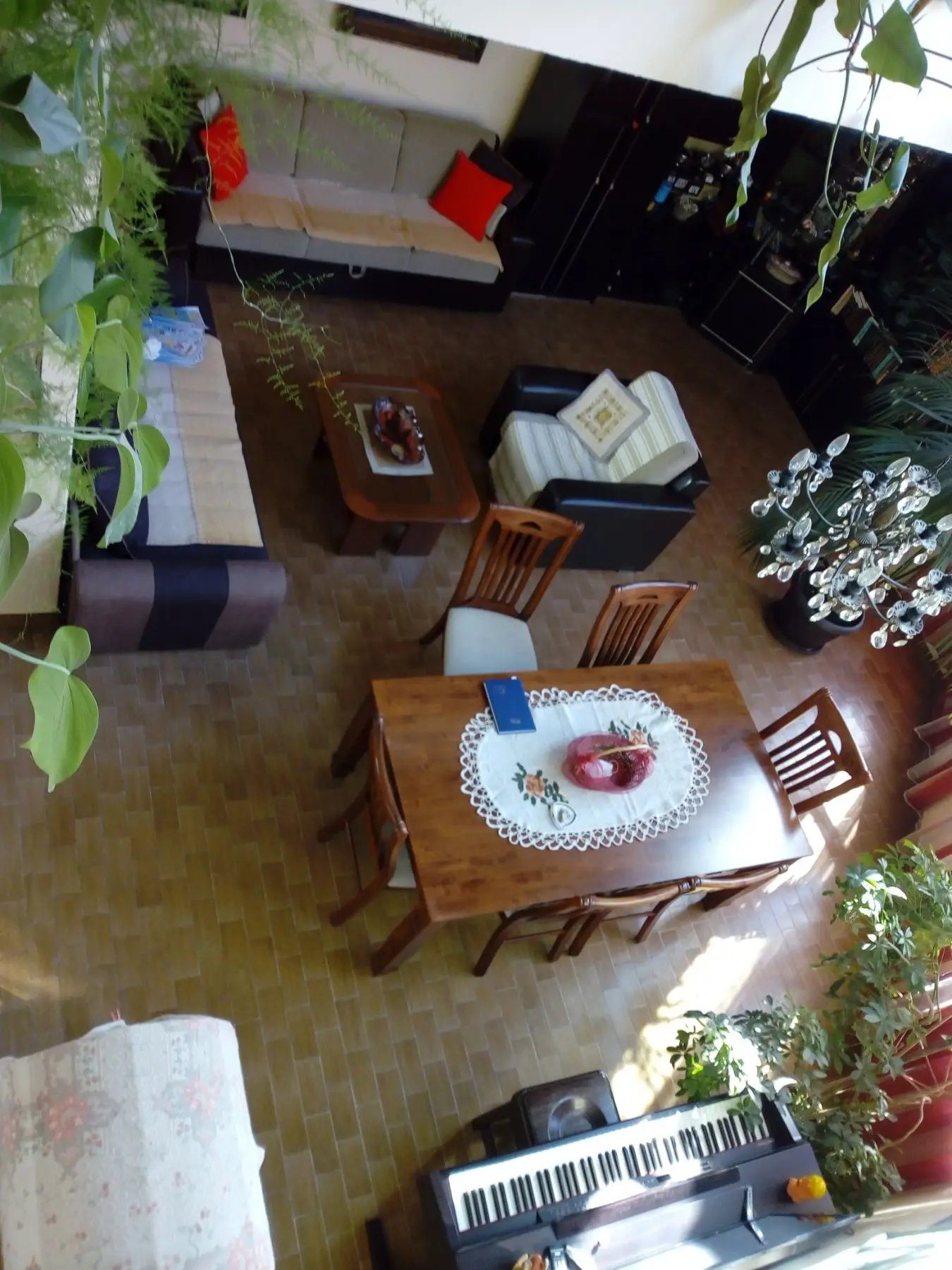 Kuce-na-zajednickom-placu-uz-rijeku-Moracu-Podgorica-1 Kuća 550 m² – Podgorica — fotografija 2