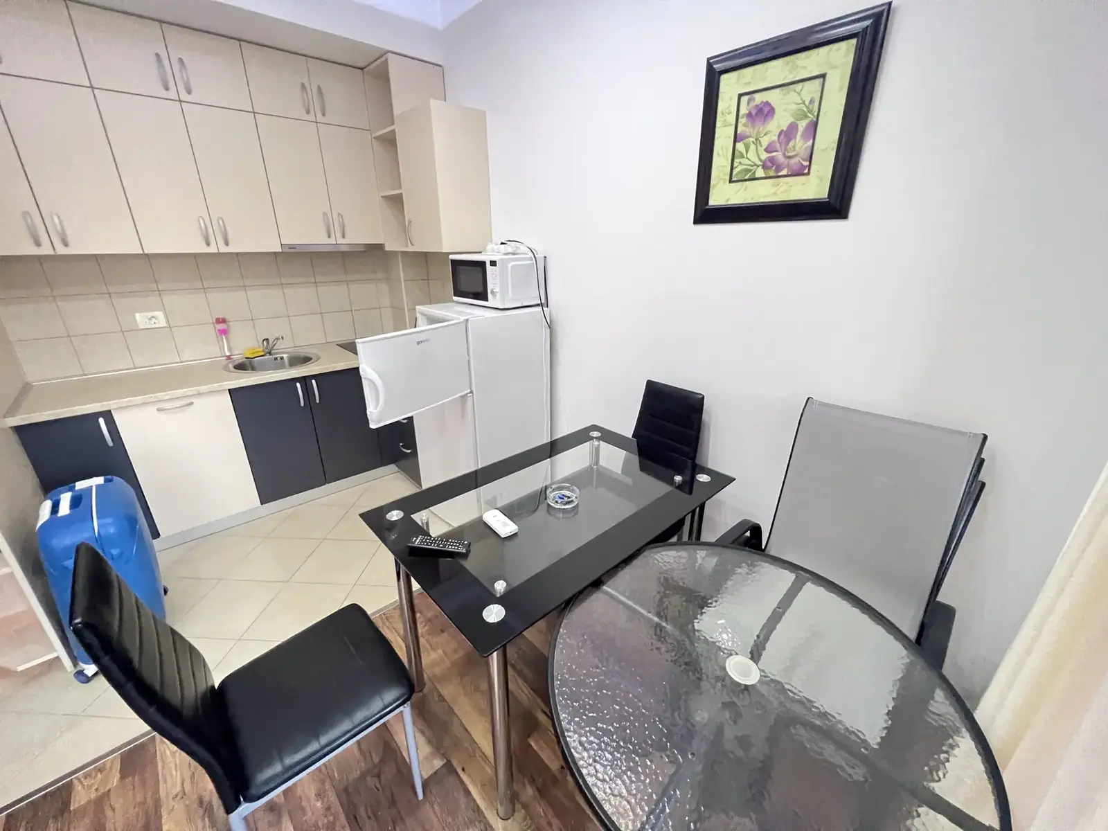 Garsonjera-sa-pogledom-na-more-u-Becicima-Budva-2 Garsonjera 36 m² – Bečići, Budva — fotografija 3
