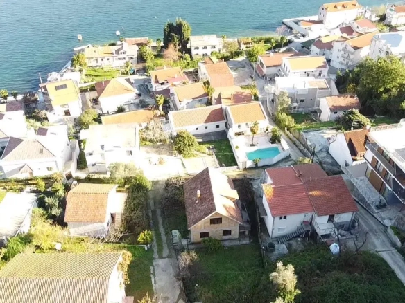 Plac sa pogledom na zaliv u Stolivu