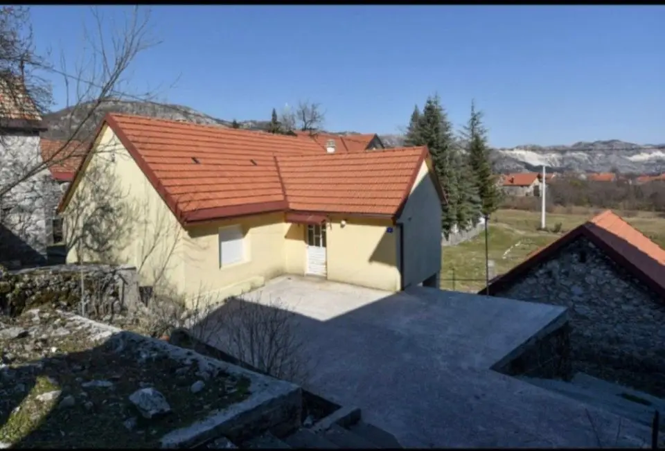Kuca-sa-placem-na-Cetinju-2 Kuća 70 m² – Cetinje — fotografija 3
