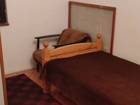 Kuća sa placom i garažom u Sutomoru