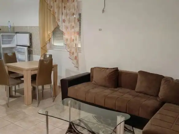Mini apart-hotel sa bazenom u Sutomoru