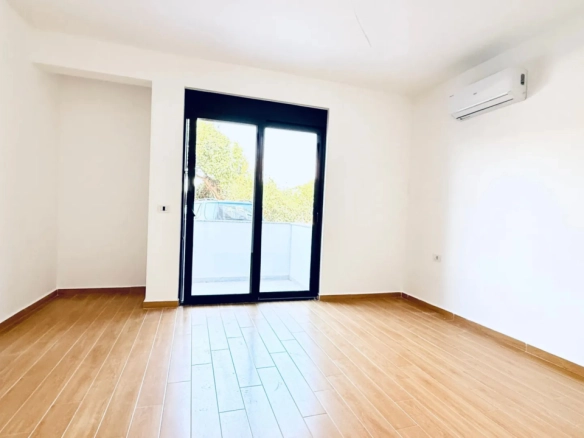 Dvosoban stan 76 m² u Ulcinju