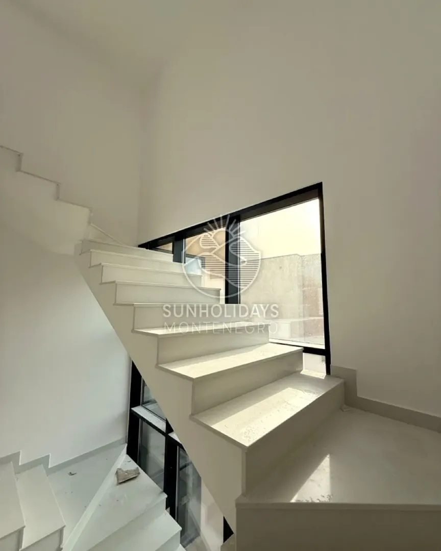 Vila-sa-privatnim-bazenom-u-naselju-Polje-Bar-3 Kuća 280 m² – Polje, Bar — fotografija 4