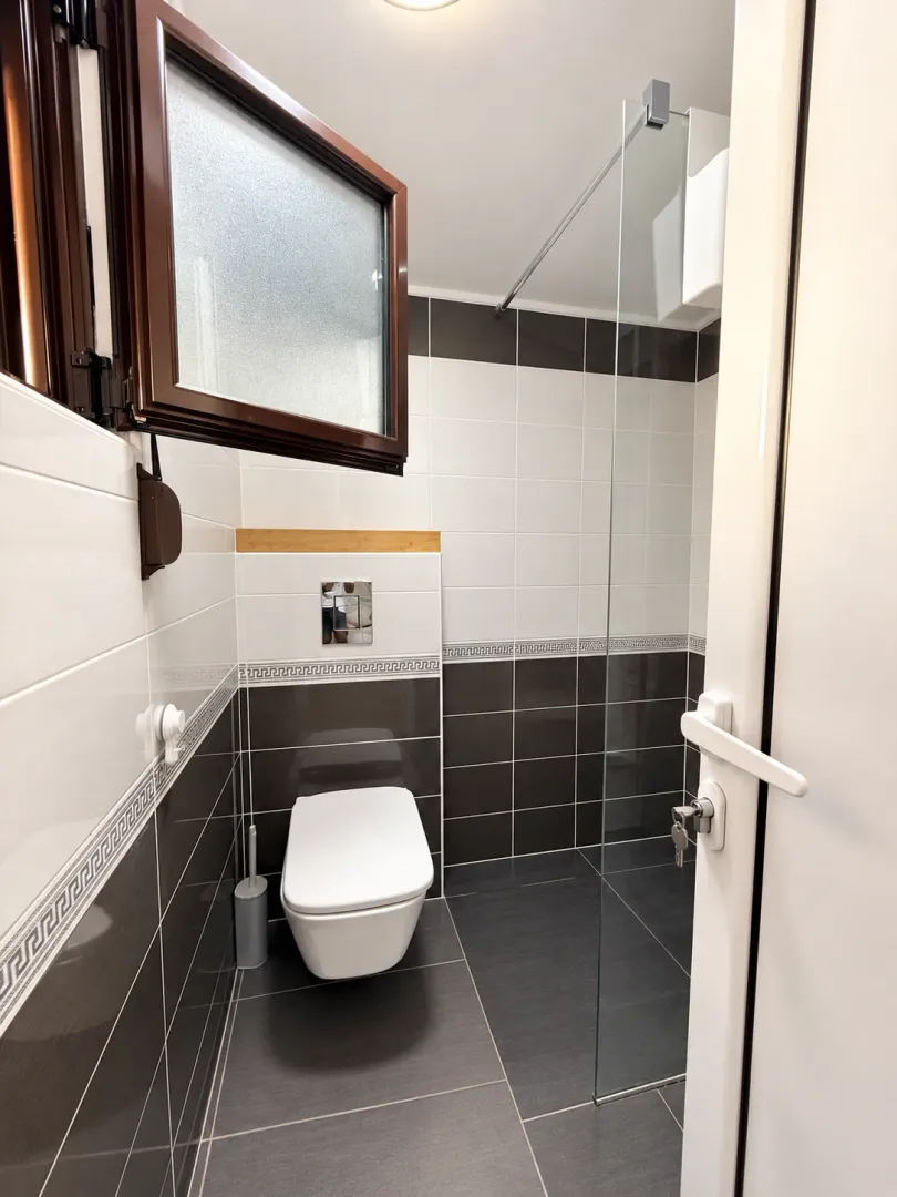 Namjestena-kuca-sa-dvoristem-u-naselju-Polje-Bar-7 Kuća 105 m² – Polje, Bar — fotografija 8