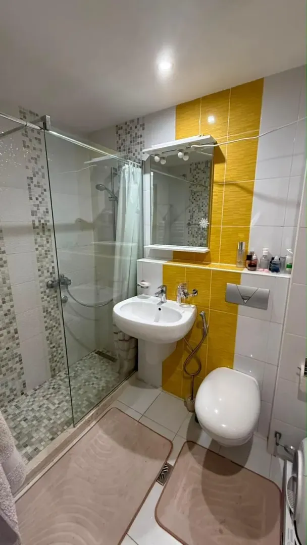 Ugaoni-dvosoban-stan-na-Bulevaru-revolucije-Bar-8 Dvosoban stan 88 m² – Bar — fotografija 9