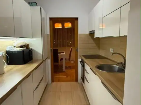 Dvosoban stan 88 m² – Bar — fotografija 10