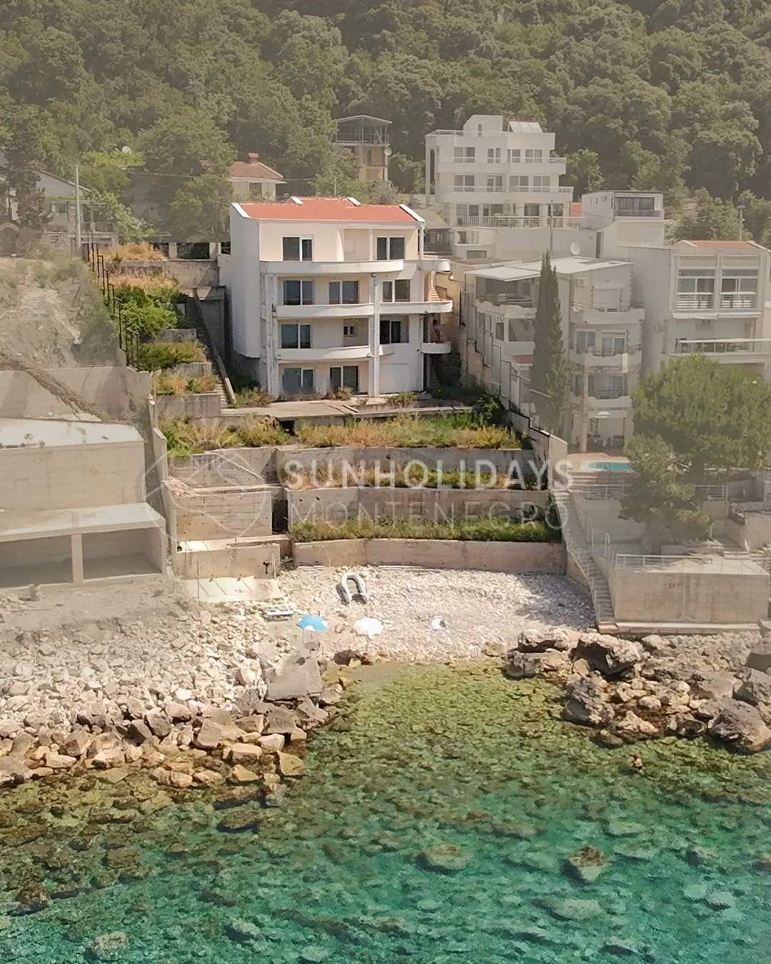 Vila-na-plazi-sa-bazenom-u-Krucu-Ulcinj Vila na plaži sa bazenom u Kruču