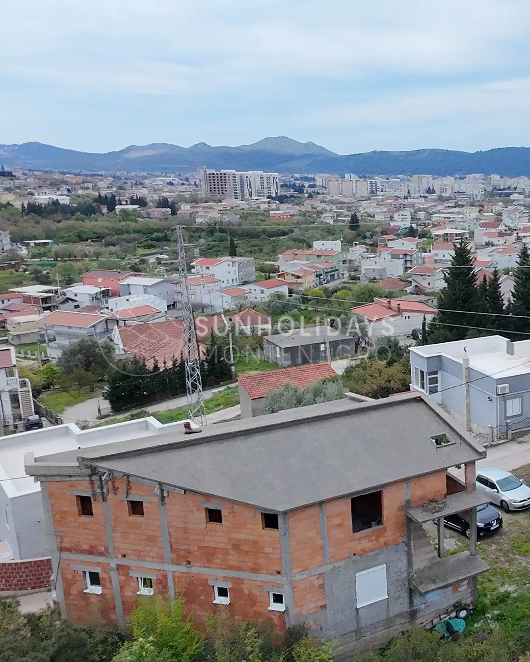 Kuca-sa-tri-stana-u-Susnju-Bar Kuća sa tri stana u Šušnju