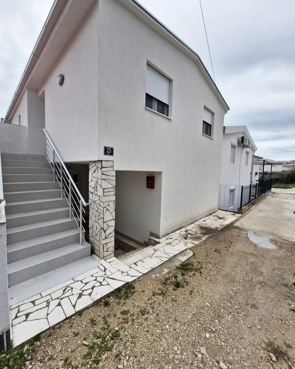 Kuca-sa-dva-stana-u-Susnju-Bar-8 Kuća 127 m² – Šušanj, Bar — fotografija 9