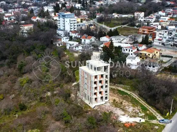 Hotel u izgradnji u Sutomoru