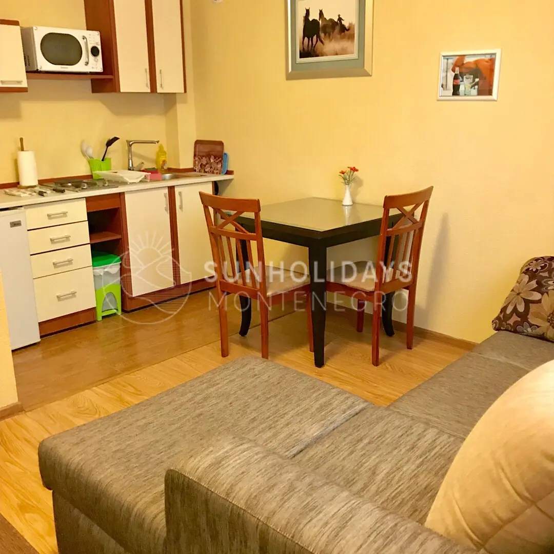 Mini-hotel-sa-bastom-u-Susnju-Bar-4 Hotel 540 m² – Šušanj, Bar — fotografija 5