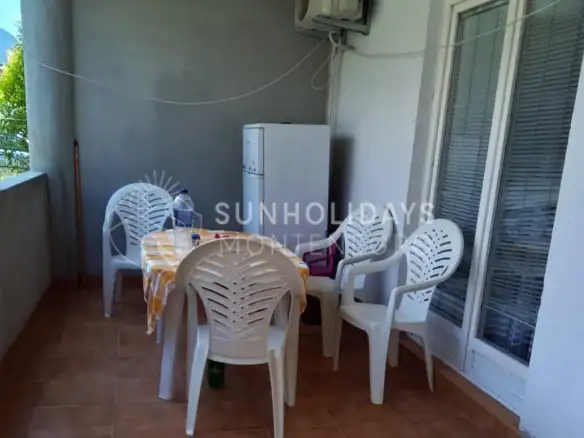Spratna kuća na placu od 268 m²
