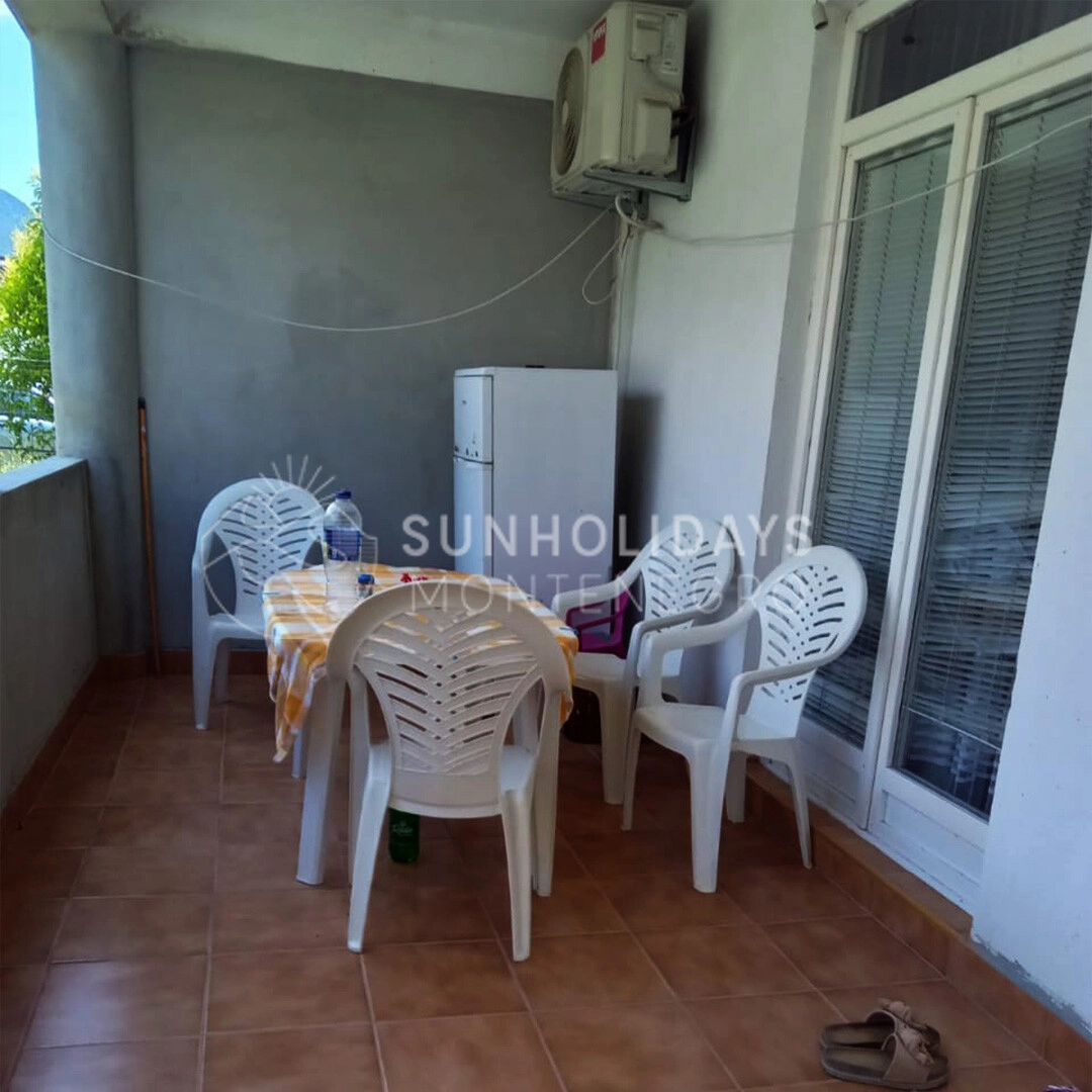 Spratna-kuca-na-placu-od-268-m²-Polje-Bar Spratna kuća na placu od 268 m²